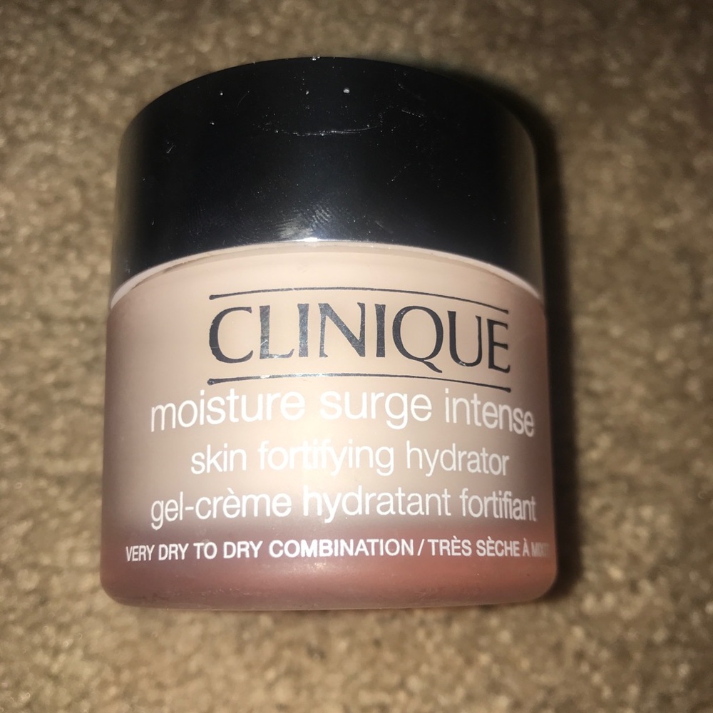 🎉 Sale!! 🛍  Clinique Moisture Surge Moisturizer